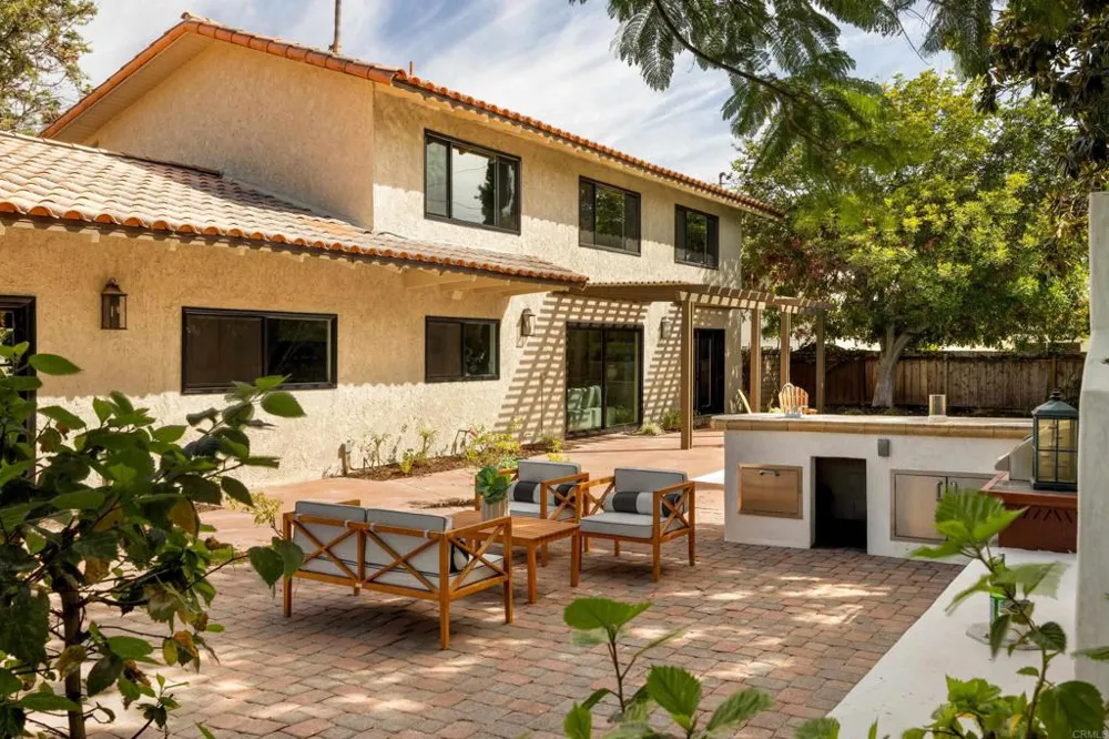 12441 La Bella Dr North Tustin, CA 92705