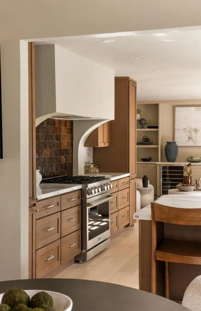 12441 La Bella Dr North Tustin, CA 92705