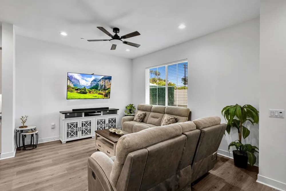 1319 Yannis Court El Cajon, CA 92019
