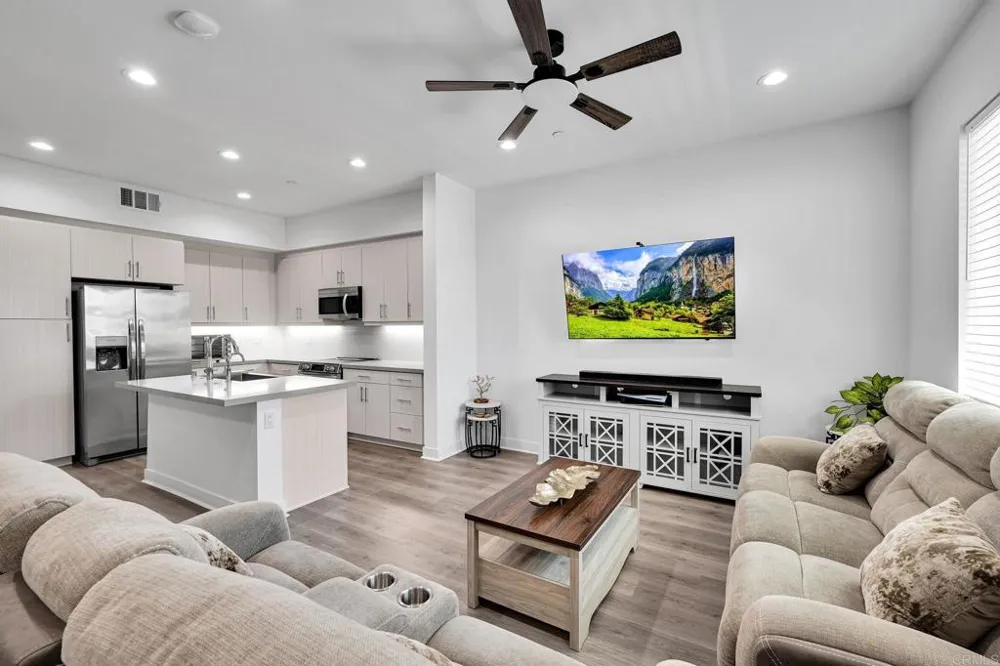 1319 Yannis Court El Cajon, CA 92019