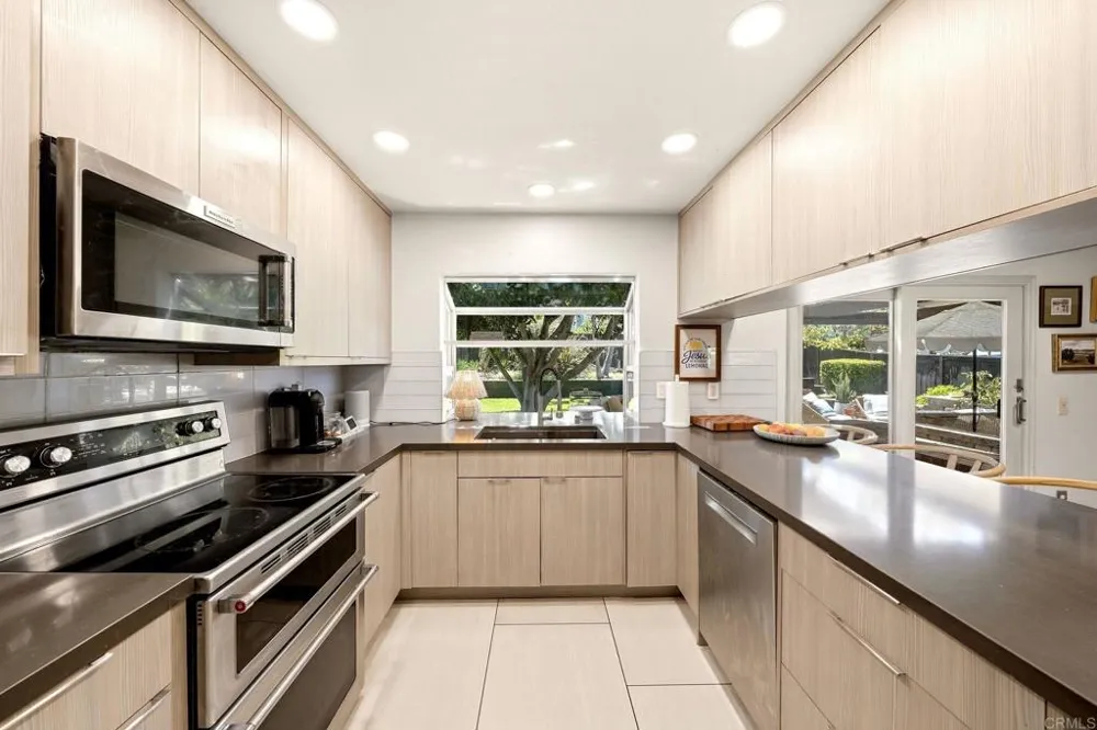 512 Tranquil Court Encinitas, CA 92024