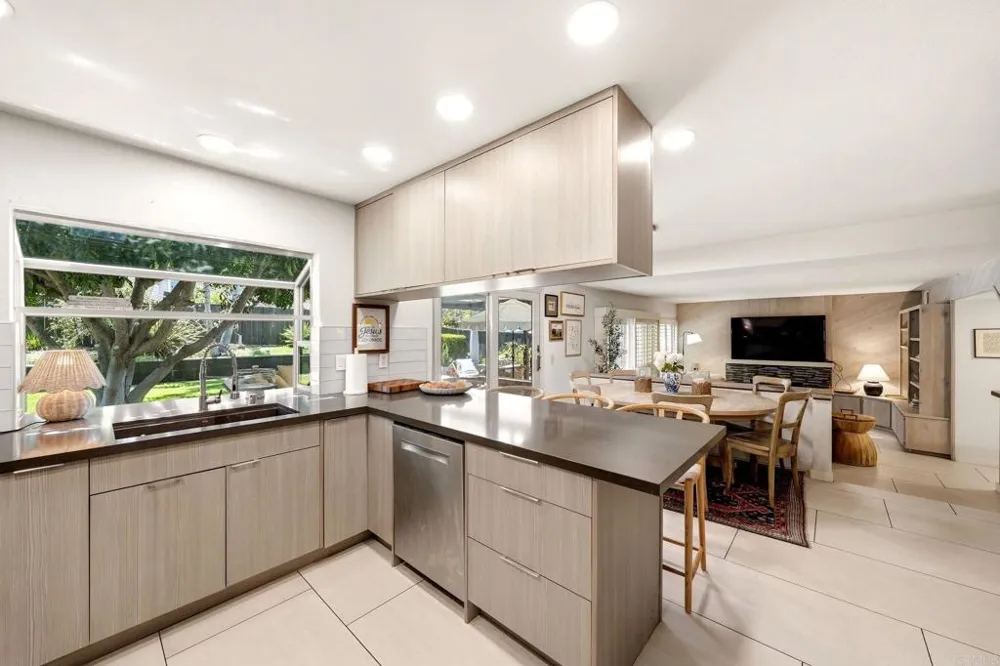 512 Tranquil Court Encinitas, CA 92024