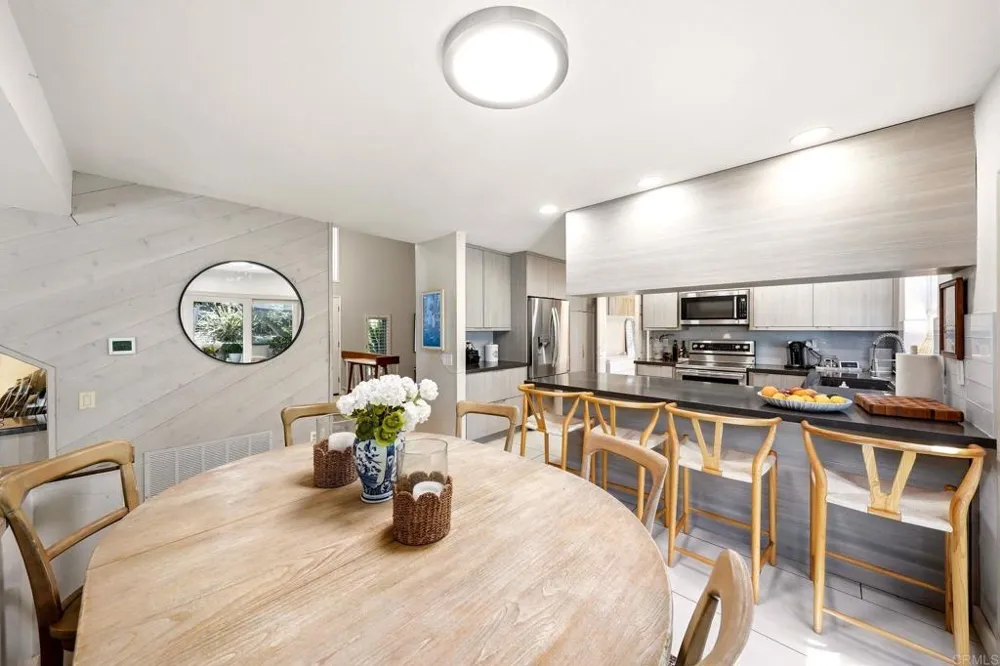 512 Tranquil Court Encinitas, CA 92024
