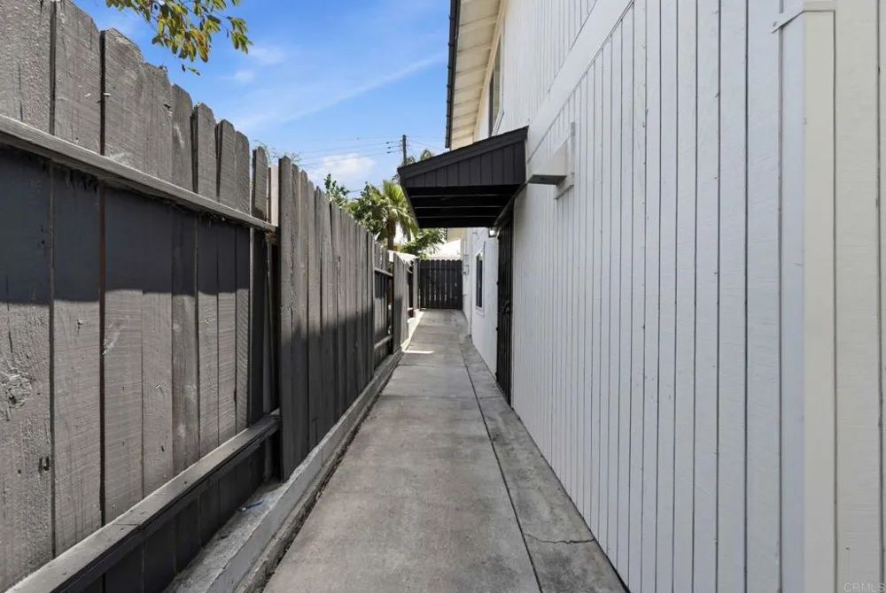 618 Felicita Avenue Spring Valley, CA 91977
