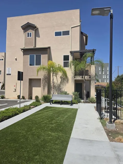 430 Creekside Circle