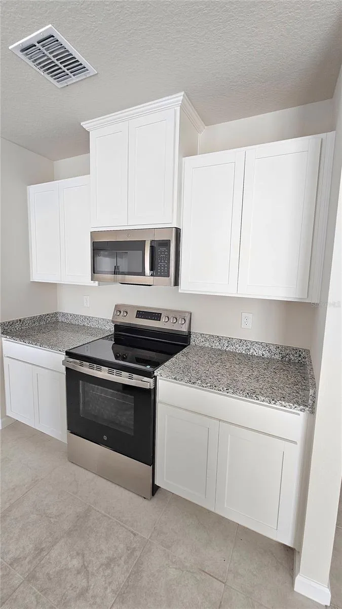 347 BILTMORE BOULEVARD Dundee, FL 33838