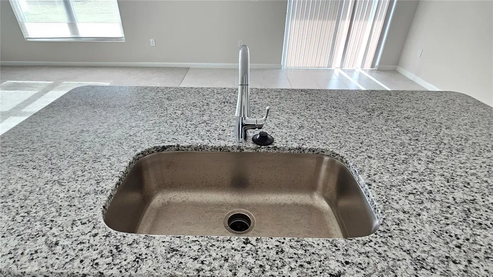 347 BILTMORE BOULEVARD Dundee, FL 33838
