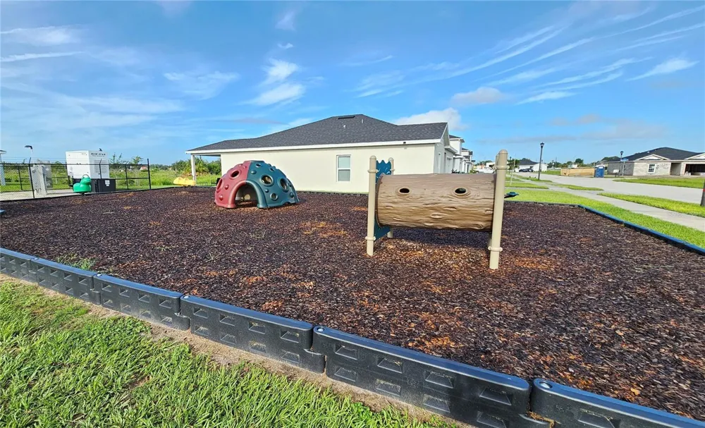 347 BILTMORE BOULEVARD Dundee, FL 33838