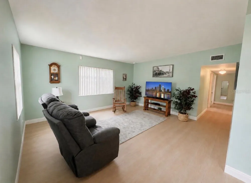7812 GOMEZ AVENUE Tampa, FL 33614