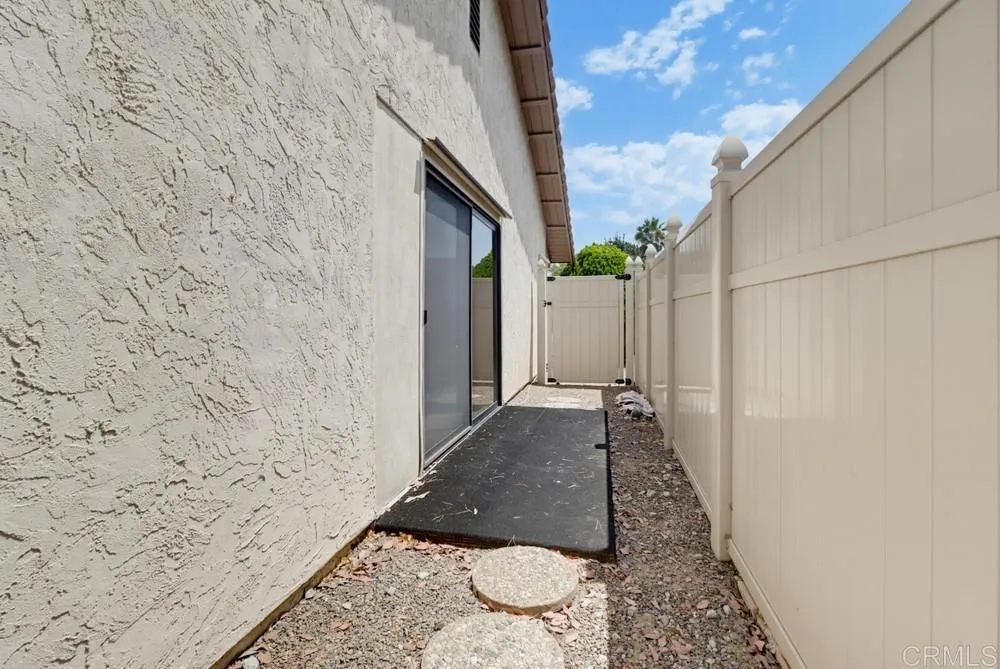12564 Camino Emparrado San Diego, CA 92128