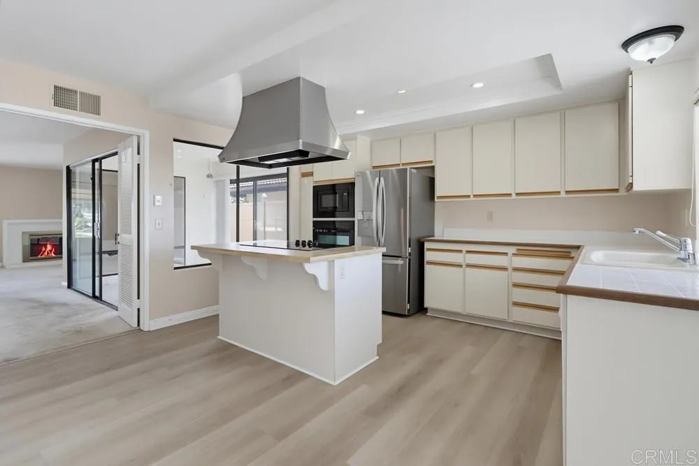 12564 Camino Emparrado San Diego, CA 92128