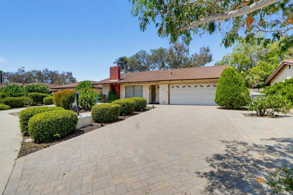 12564 Camino Emparrado San Diego, CA 92128