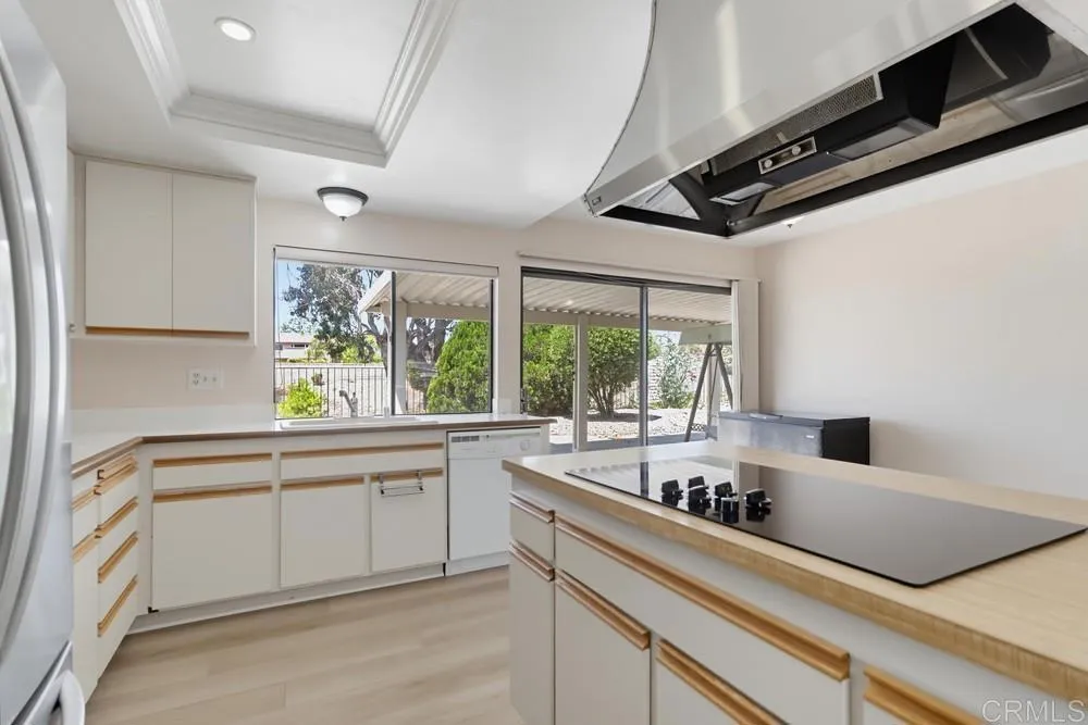 12564 Camino Emparrado San Diego, CA 92128