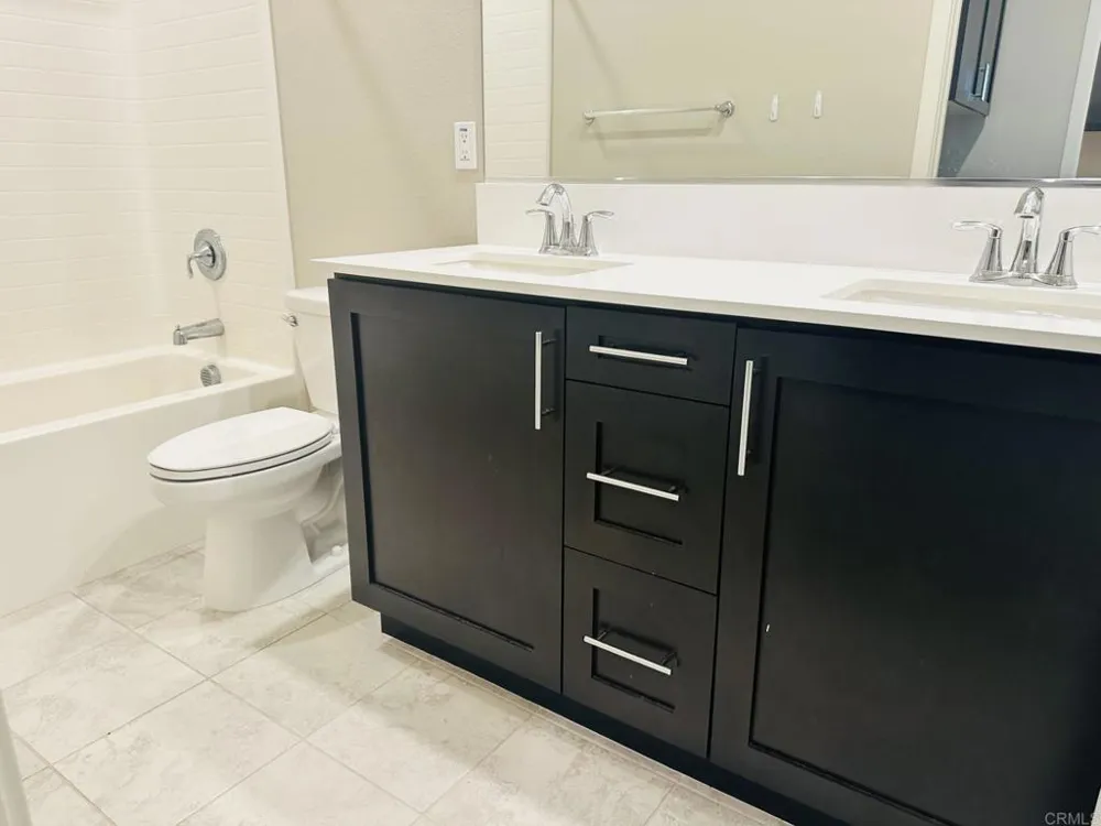 1144 Delpy View Vista, CA 92084
