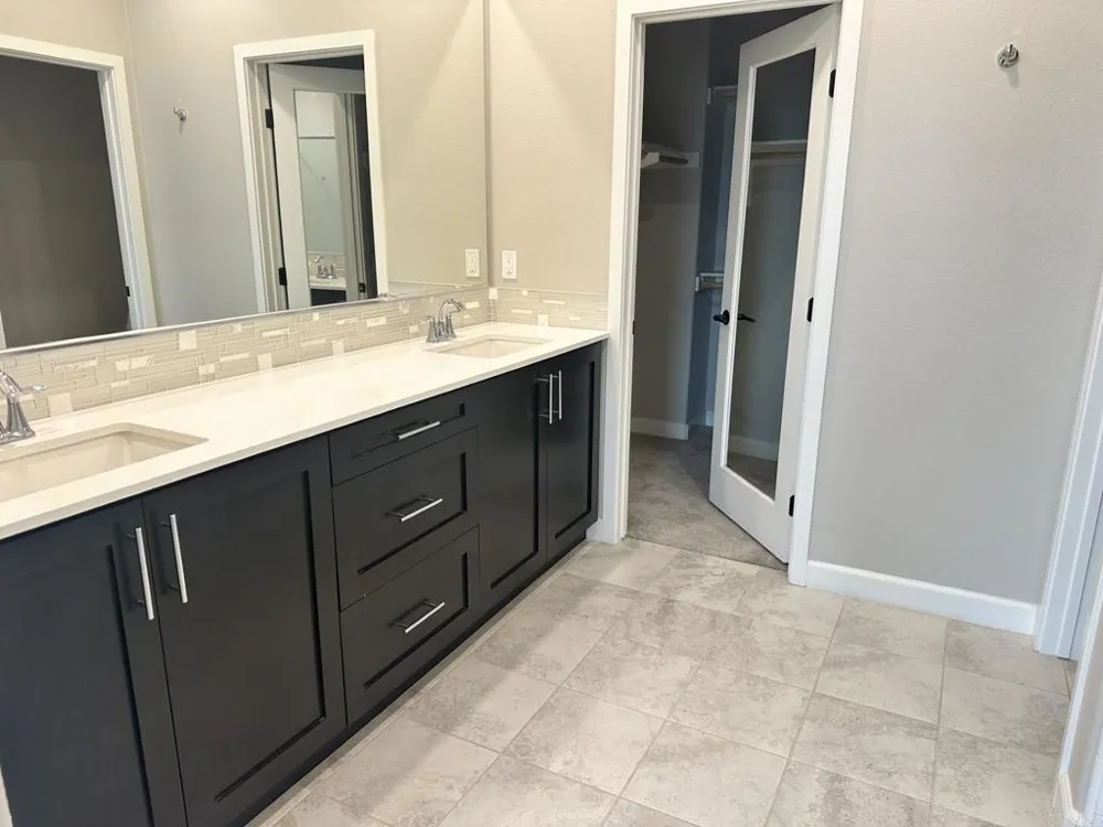 1144 Delpy View Vista, CA 92084
