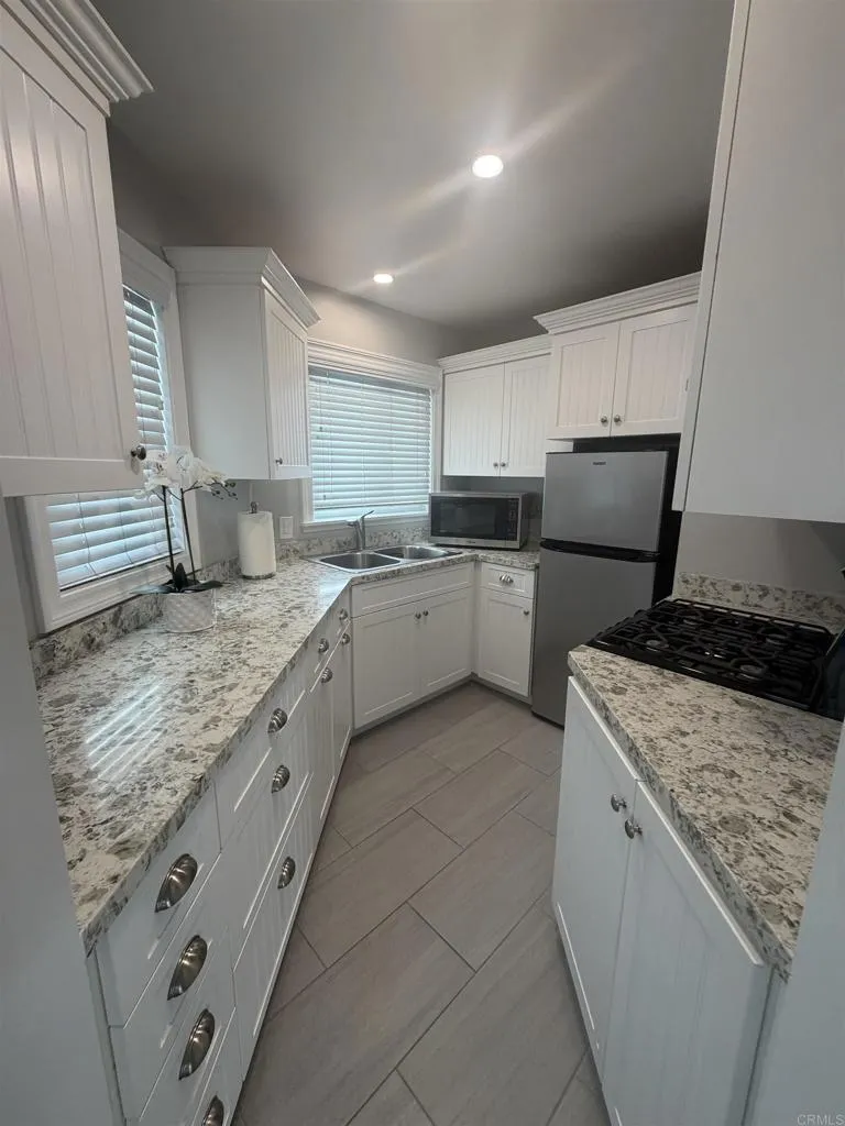 856 Olive Coronado, CA 92118