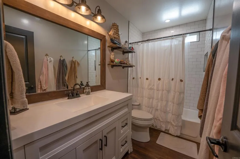 10046 Woodrose Avenue Santee, CA 92071