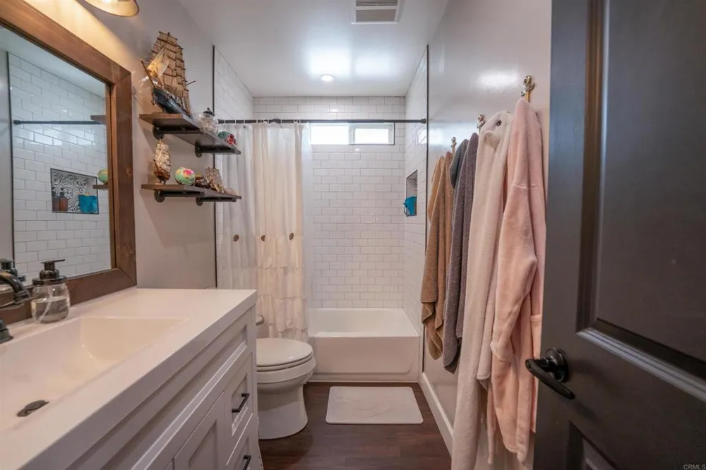 10046 Woodrose Avenue Santee, CA 92071