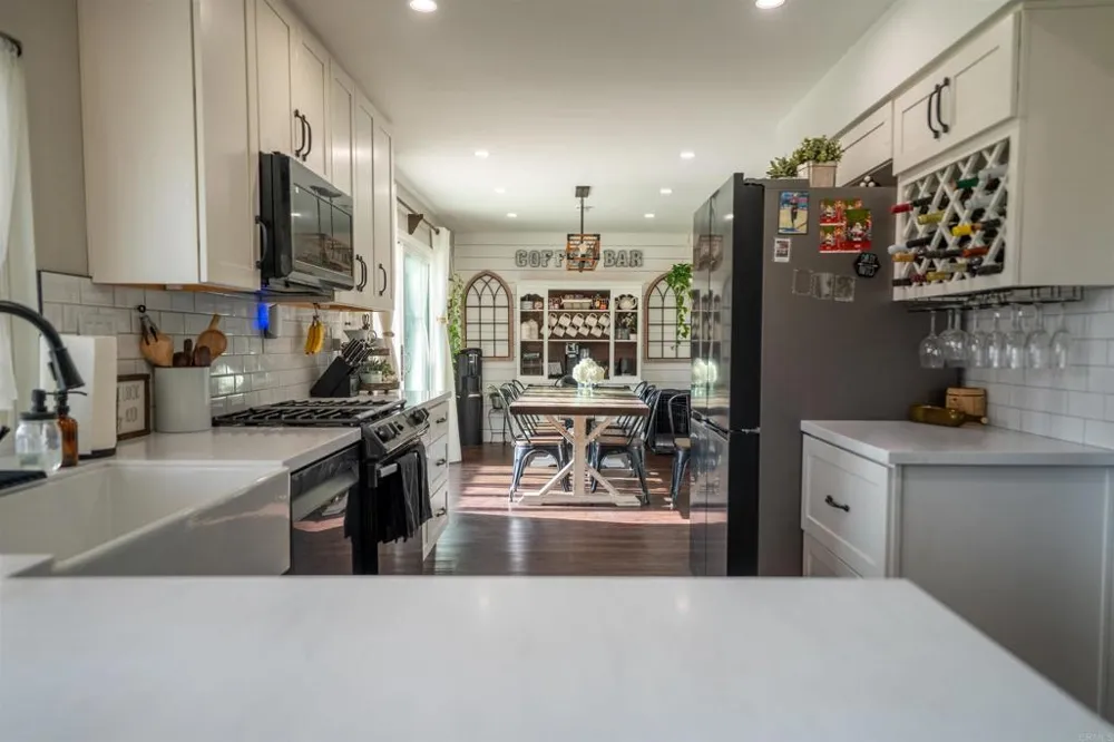 10046 Woodrose Avenue Santee, CA 92071