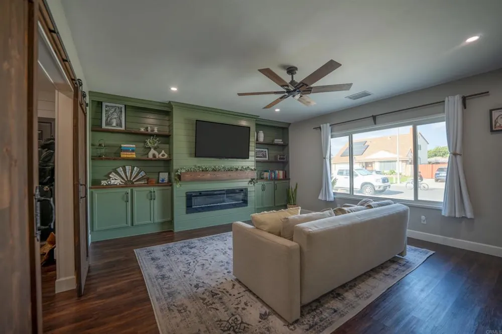 10046 Woodrose Avenue Santee, CA 92071