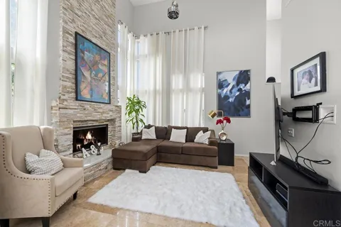 1254 LA CRESCENTIA DR