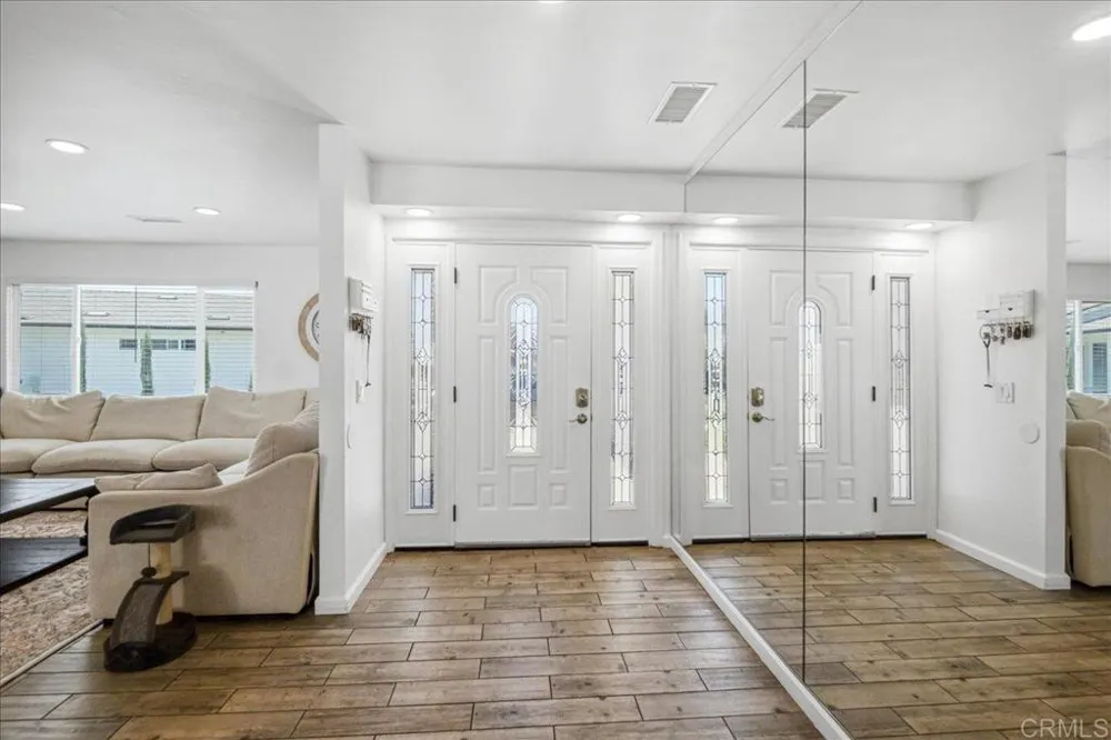 10002 Stanley Ct Santee, CA 92071