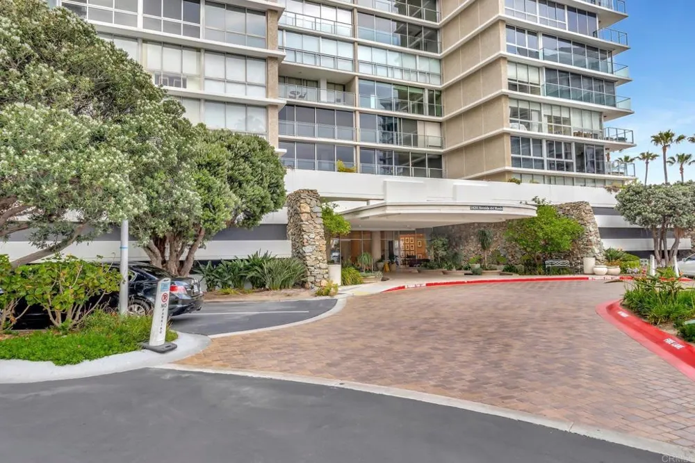 1820 Avenida del Mundo #208 Coronado, CA 92118