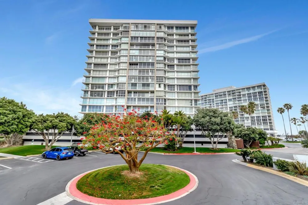 1820 Avenida del Mundo #208 Coronado, CA 92118