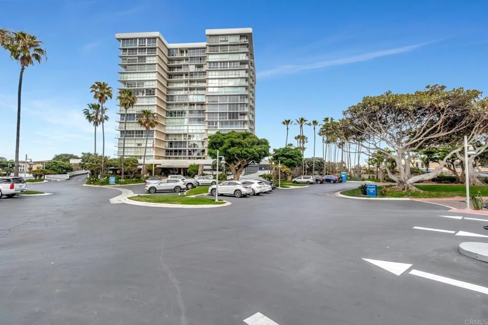 1820 Avenida del Mundo #208 Coronado, CA 92118