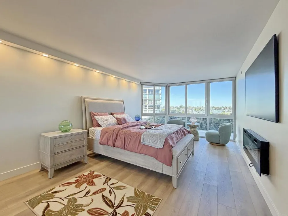 1820 Avenida del Mundo #208 Coronado, CA 92118
