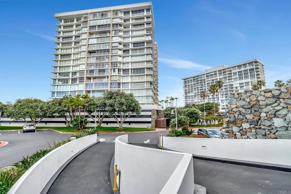 1820 Avenida del Mundo #208 Coronado, CA 92118