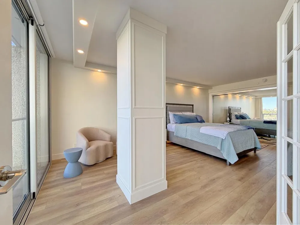 1820 Avenida del Mundo #208 Coronado, CA 92118