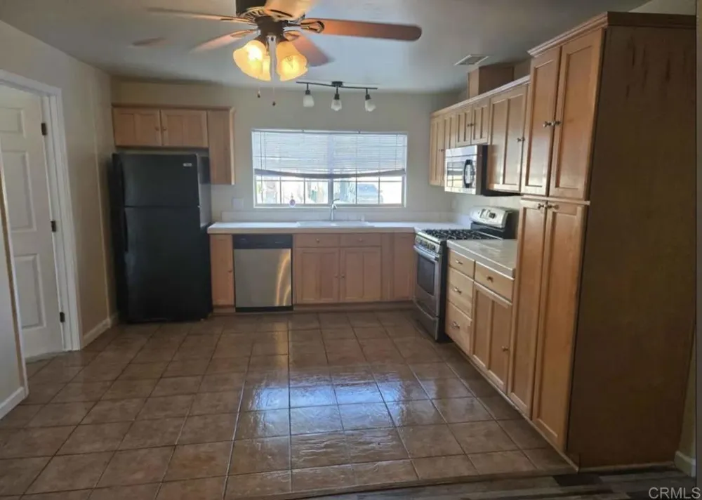 9742 Vomac Road Santee, CA 92071