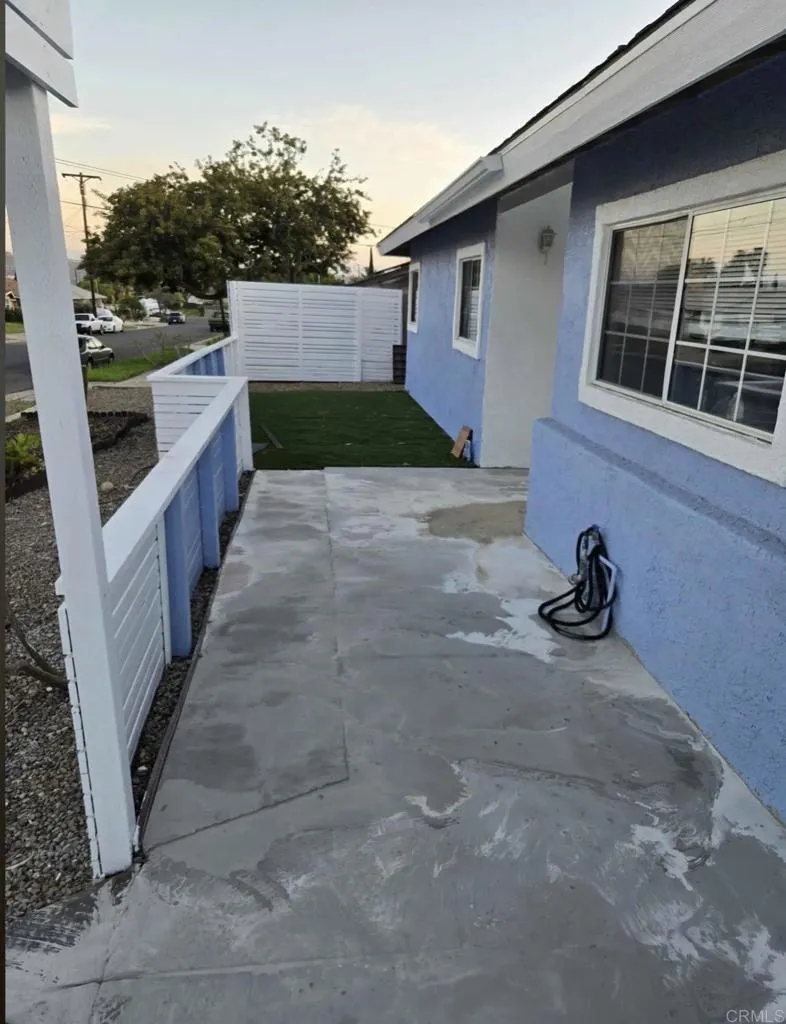 9742 Vomac Road Santee, CA 92071