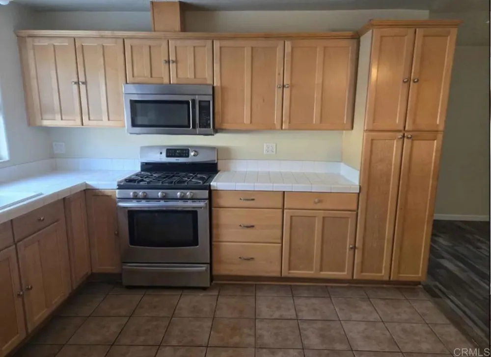 9742 Vomac Road Santee, CA 92071