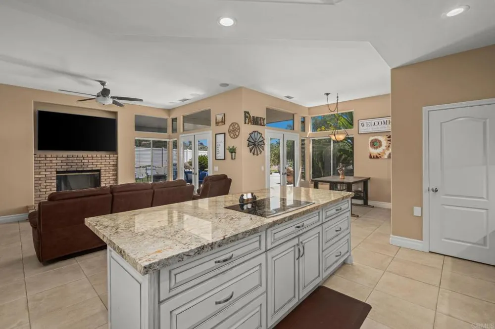 1887 Coronado View Alpine, CA 91901