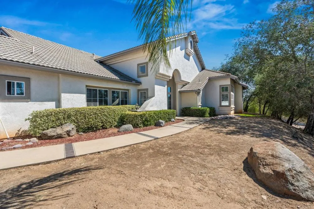 1887 Coronado View Alpine, CA 91901