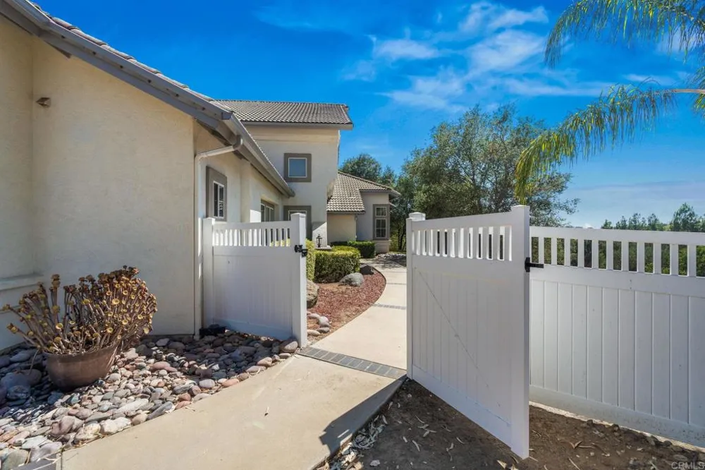 1887 Coronado View Alpine, CA 91901