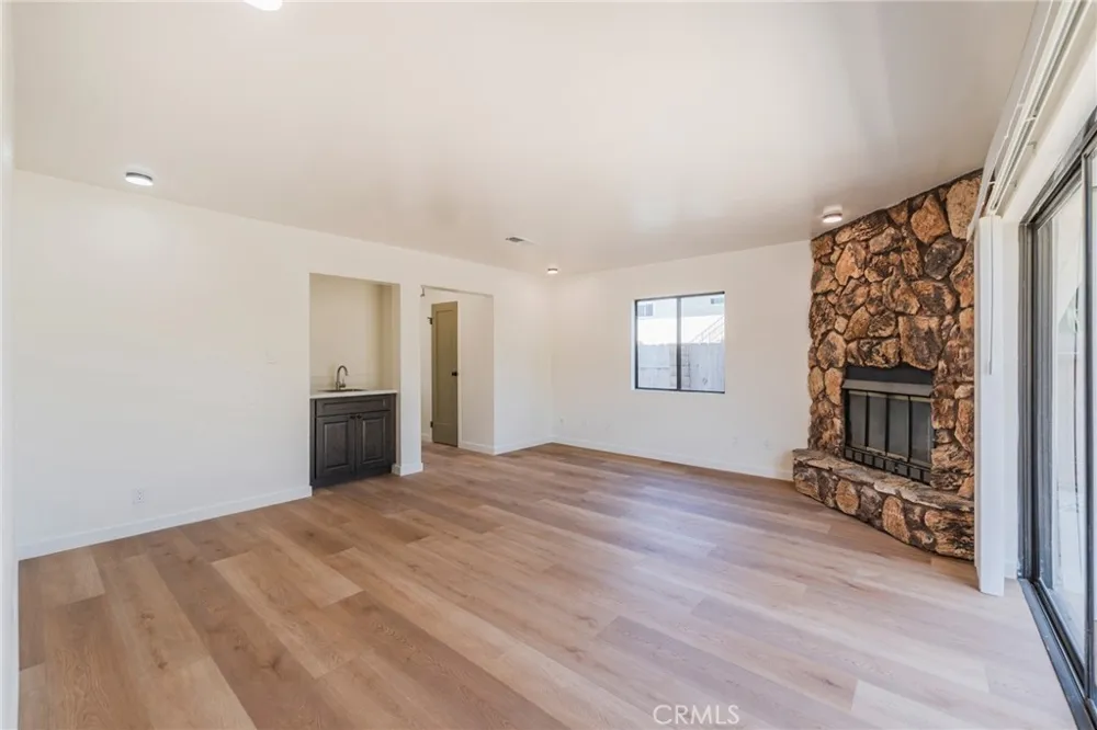 18326 Mansel Avenue Redondo Beach, CA 90278