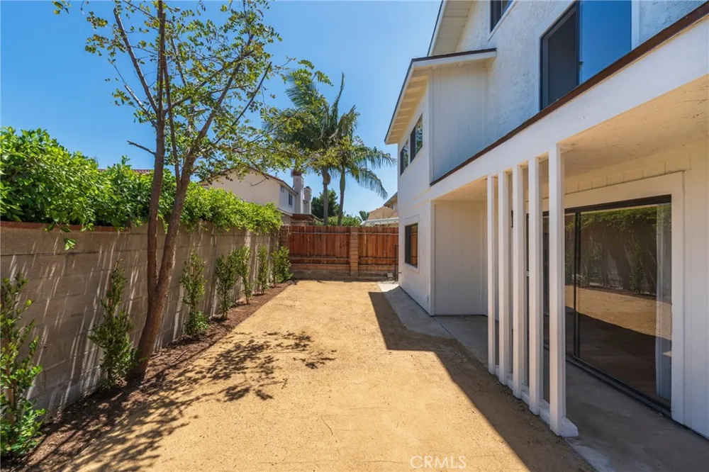 18326 Mansel Avenue Redondo Beach, CA 90278