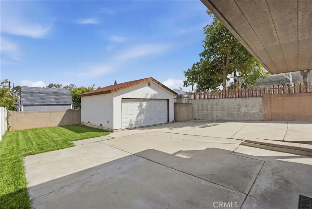 1311 W R Wilmington, CA 90744