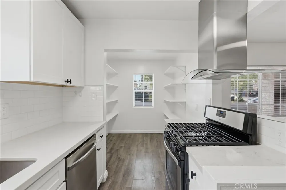 1311 W R Wilmington, CA 90744