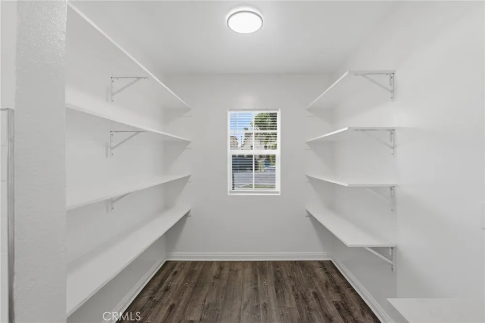 1311 W R Wilmington, CA 90744
