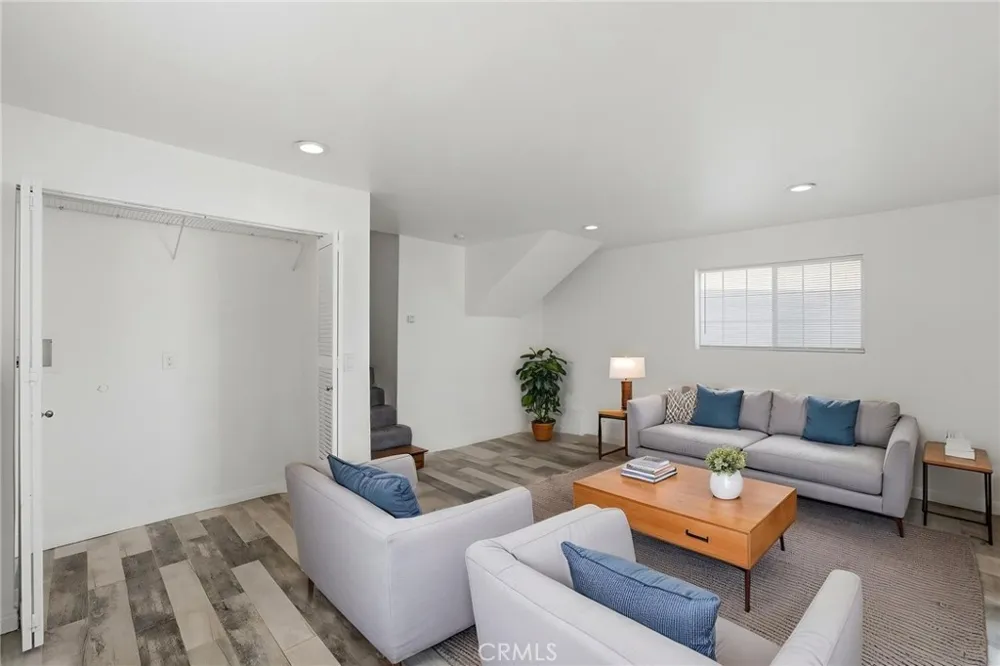 1311 W R Wilmington, CA 90744