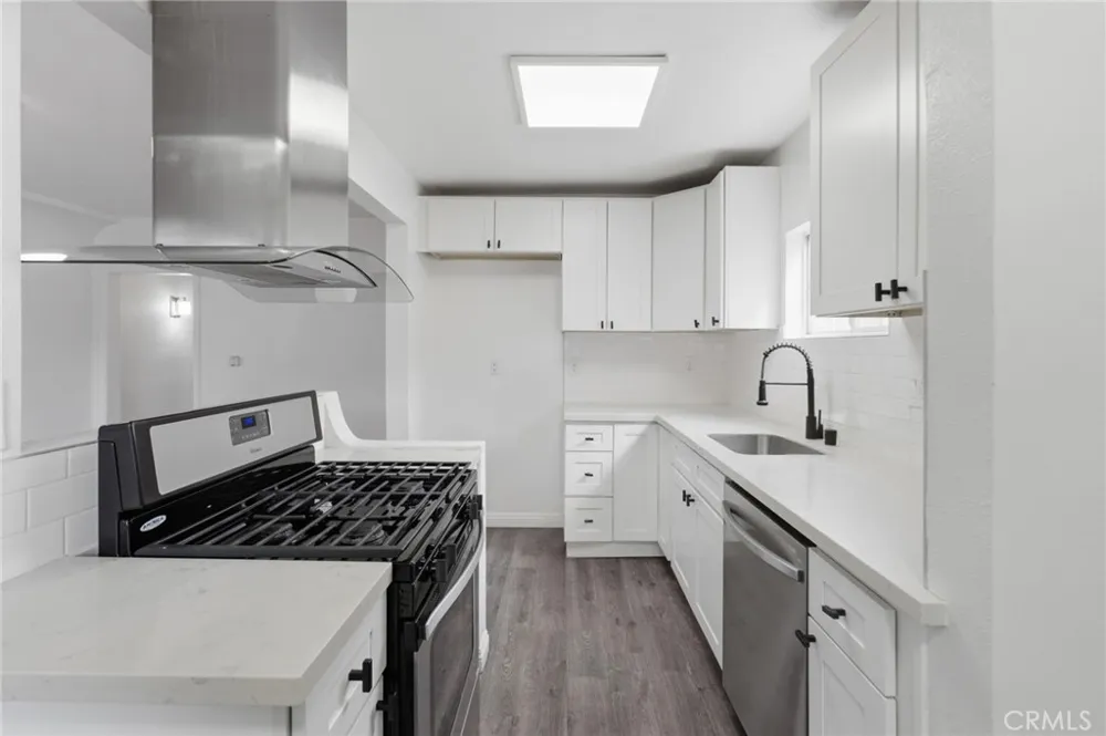 1311 W R Wilmington, CA 90744