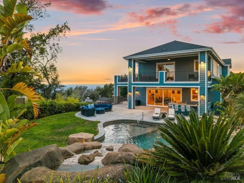 3882 Royal Manor Place