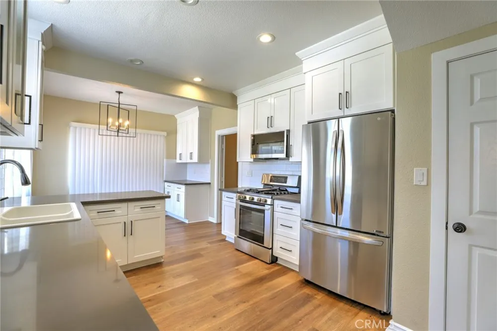 811 E Chapman Orange, CA 92866