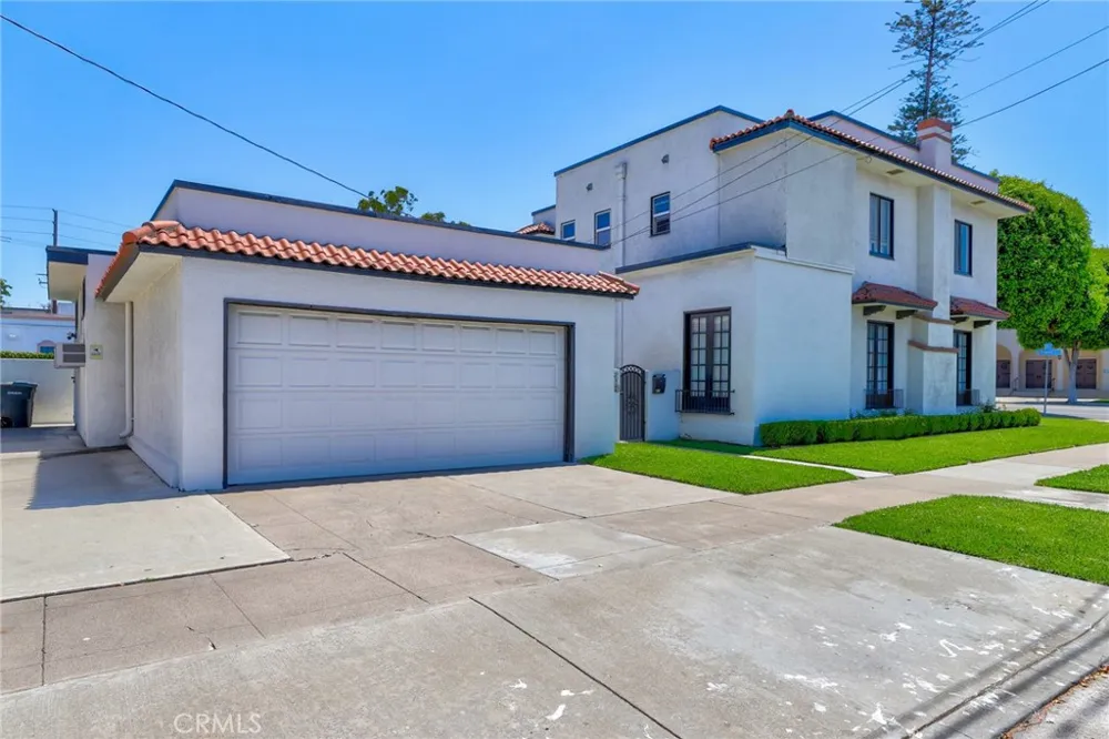 811 E Chapman Orange, CA 92866
