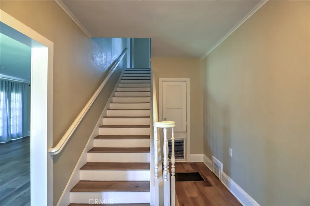811 E Chapman Orange, CA 92866