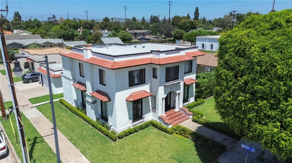 811 E Chapman Orange, CA 92866